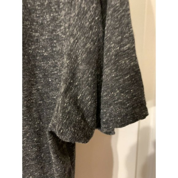 Harry Potter Men’s Sz L T-Shirt Gray Hogwarts Draco Dormiens Nunquam Titillandus - Picture 4 of 5